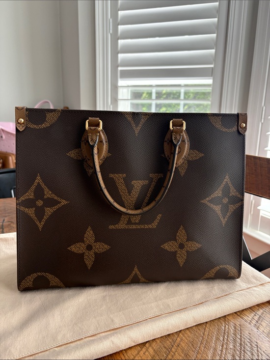 Louis Vuitton Handbags - Louis Vuitton Reverse Monogram On The Go Tote MM- Brown/Gold Monogram.